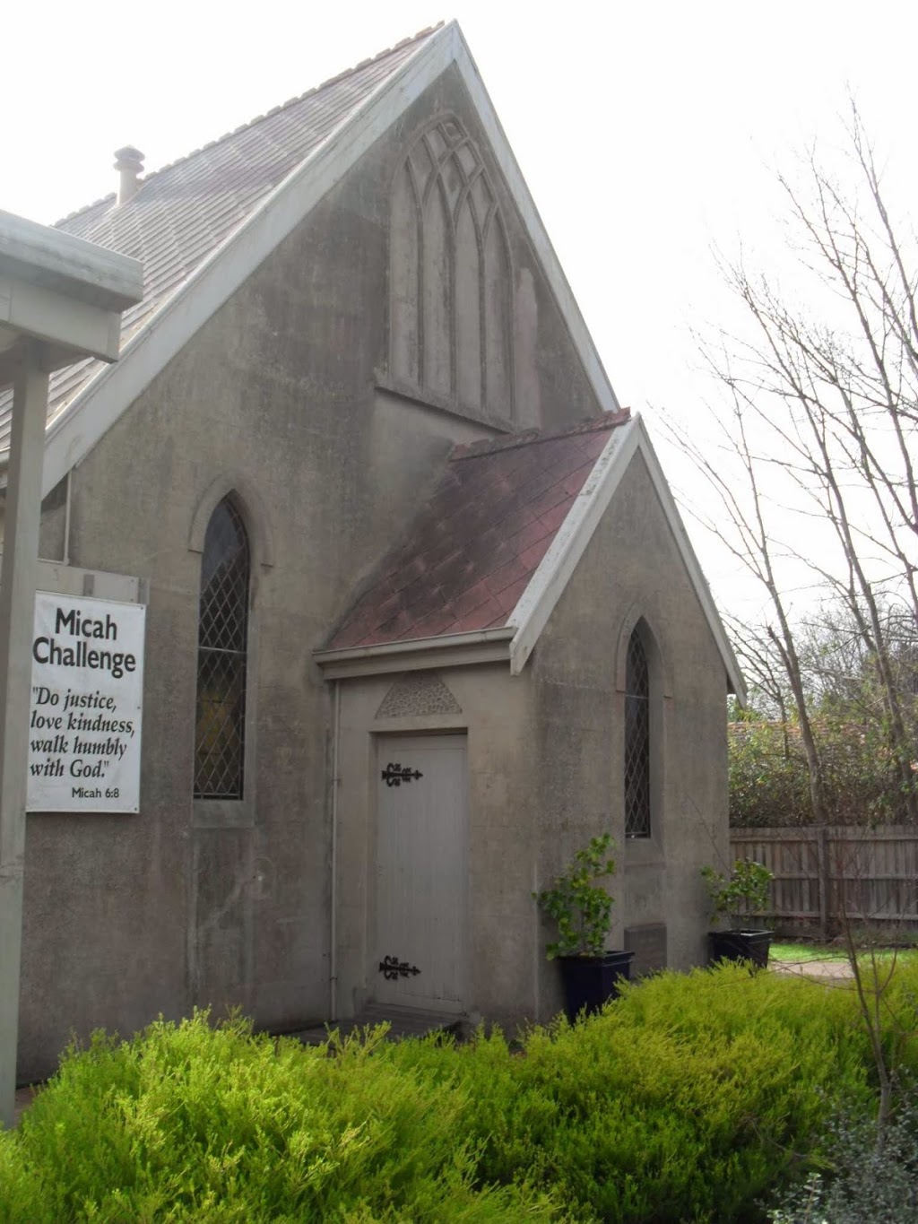 St Andrews Uniting Church | church | 37 Forest St, Woodend VIC 3442, Australia | 0354272761 OR +61 3 5427 2761