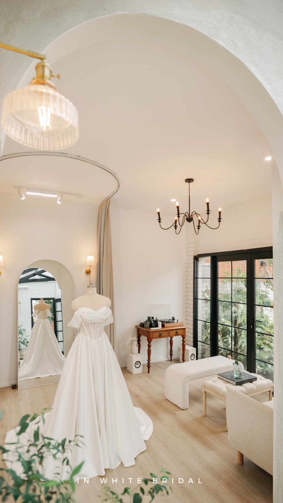In White Bridal | 45 Mercury St, Narwee NSW 2209, Australia | Phone: 0434 192 732