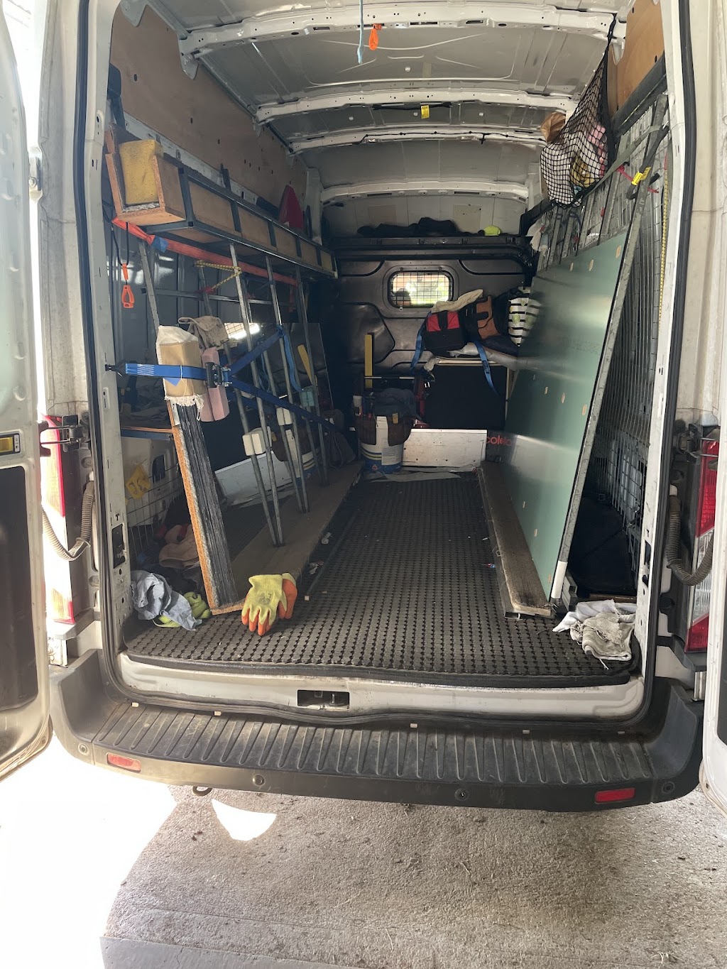 Joiners Glass Supplies | 627 Martins Creek Rd, Paterson NSW 2421, Australia | Phone: 0412 531 920