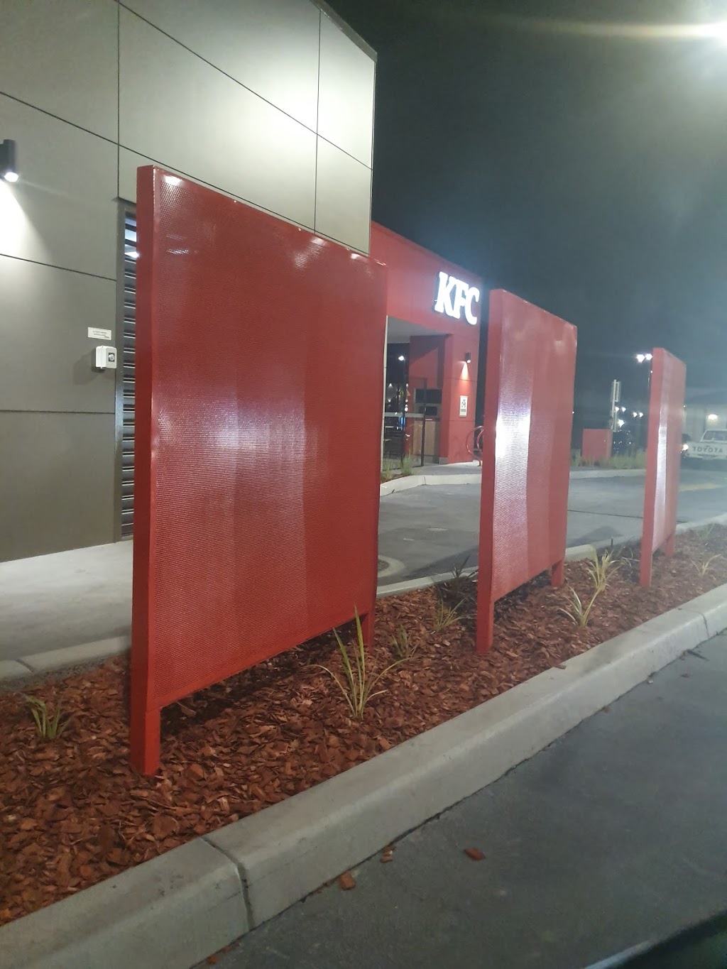 KFC Nicholls | restaurant | 46 OHanlon Pl, Nicholls ACT 2913, Australia | 0262302389 OR +61 2 6230 2389