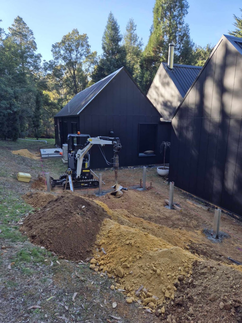 T.Walker Earthworx | Golden Point Rd, Golden Point VIC 3451, Australia | Phone: 0407 000 690