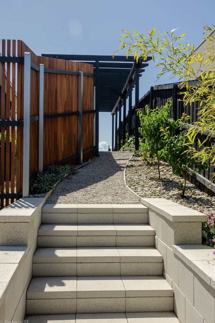 Barefoot Bungalow | 28 Frederick Henry Parade, Cremorne TAS 7024, Australia | Phone: 0417 103 891