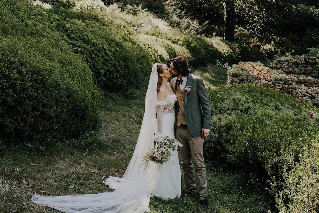 Weddings Dandenong Ranges | 3 Claverton Ave, Mount Dandenong VIC 3767, Australia | Phone: 0408 921 813