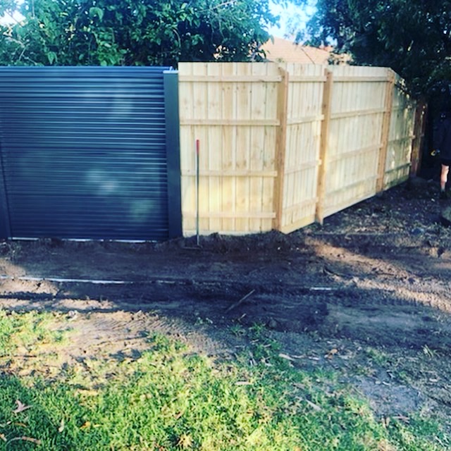 Foreshore Fencing | 64 Spray St, Rosebud VIC 3939, Australia | Phone: 0451 510 475