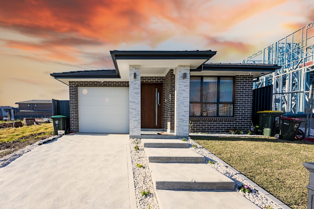 Dream Craft Construction | 21 Corella Ave, Oran Park NSW 2570, Australia | Phone: 1300 456 781