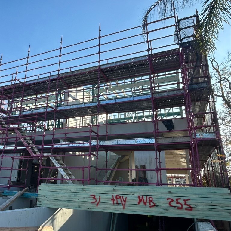 ​Giraffe scaffolding | 486 Londonderry Rd, Londonderry NSW 2753, Australia | Phone: 0420 720 734