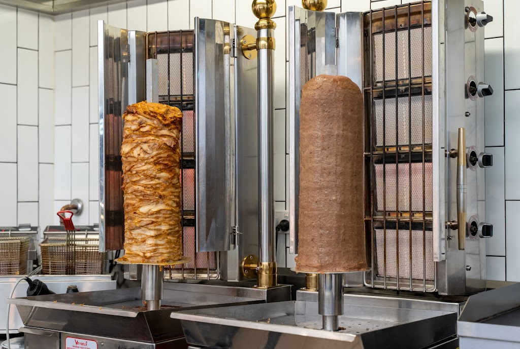 KEBAB ZONE GREENSLOPES | 700 Logan Rd, Greenslopes QLD 4120, Australia | Phone: (07) 3310 4621