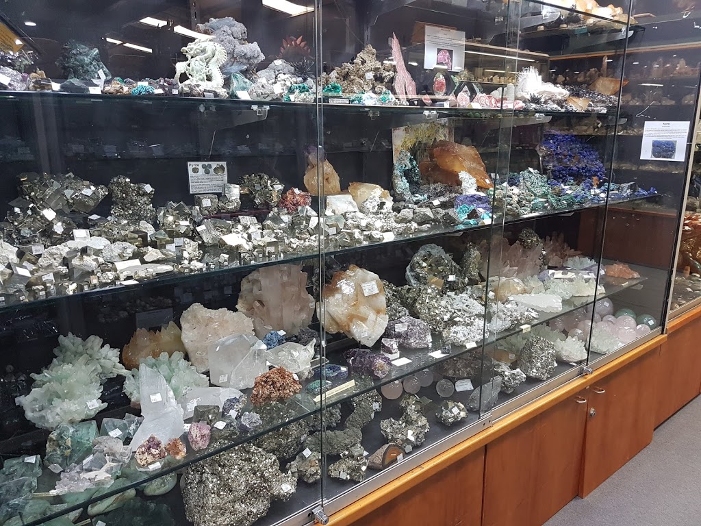 Crystal World | store | 13 Olive Rd, Devon Meadows VIC 3977, Australia | 0359982493 OR +61 3 5998 2493