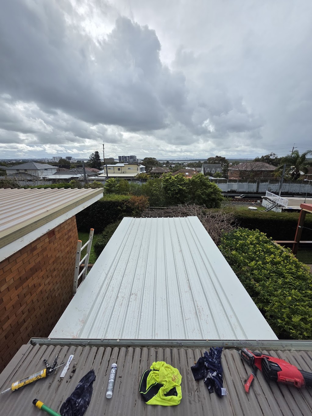 McLuckie Metal Roofing | 993a Forest Rd, Lugarno NSW 2210, Australia | Phone: 0434 043 995