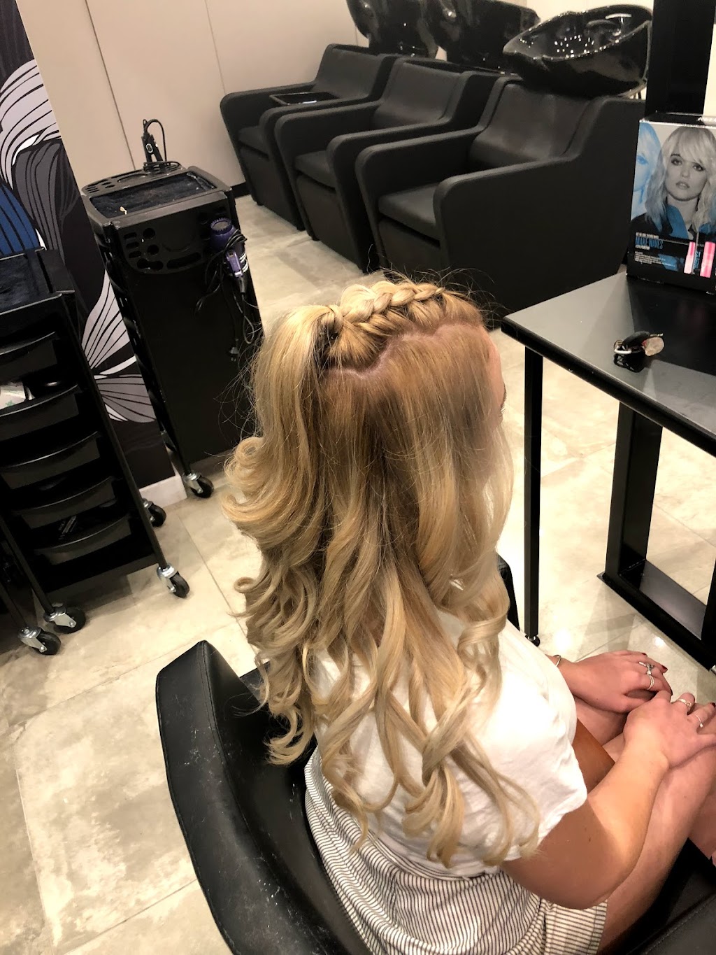 Wow! Excellence in Hair | Suite 2/22 James St, Rangeville QLD 4350, Australia | Phone: 0402 309 469