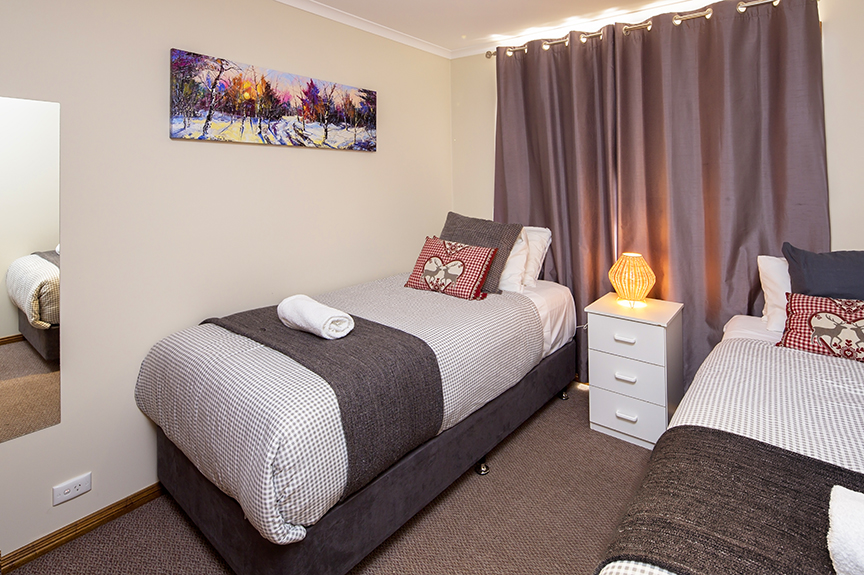 Mountain Lodge | 84 Gippsland St, Jindabyne NSW 2627, Australia | Phone: (02) 6457 2000