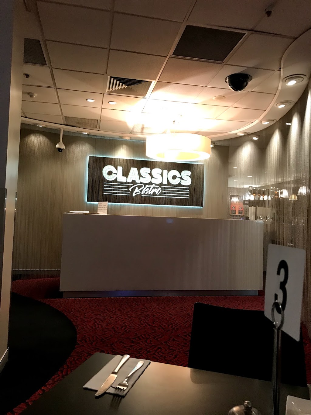 Classics Bistro | restaurant | 101 Meadows Rd, Mount Pritchard NSW 2170, Australia | 0298223594 OR +61 2 9822 3594