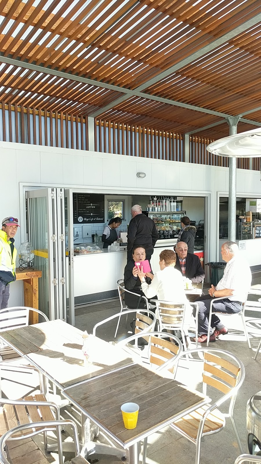 Rookwood Village Cafe | cafe | corner of necropolis drive and memorial avenue, Necropolis Dr, Rookwood NSW 2141, Australia | 0297465566 OR +61 2 9746 5566