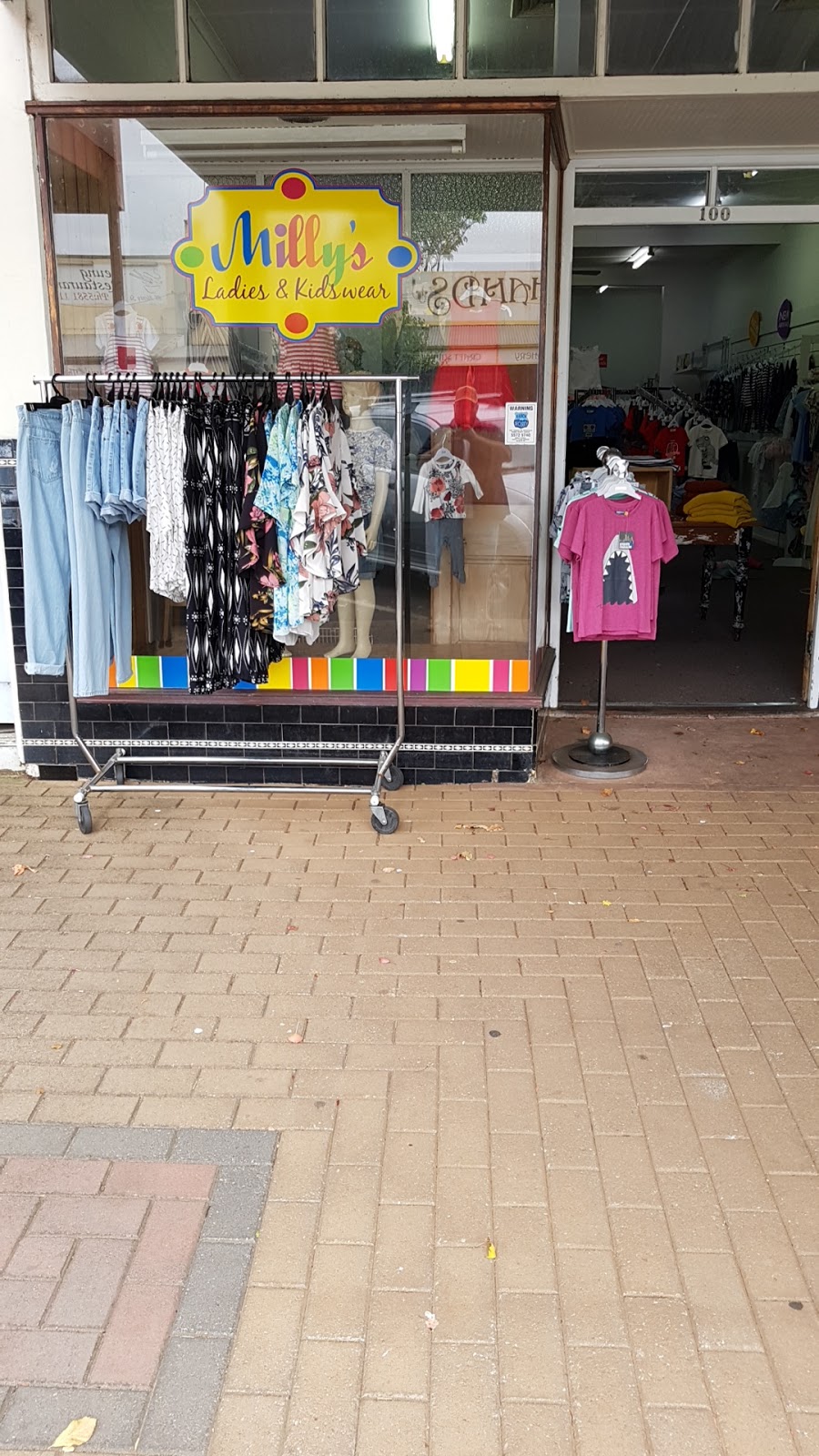 Millys Ladies And Kidswear | clothing store | 100 Henty St, Casterton VIC 3311, Australia | 0355811707 OR +61 3 5581 1707