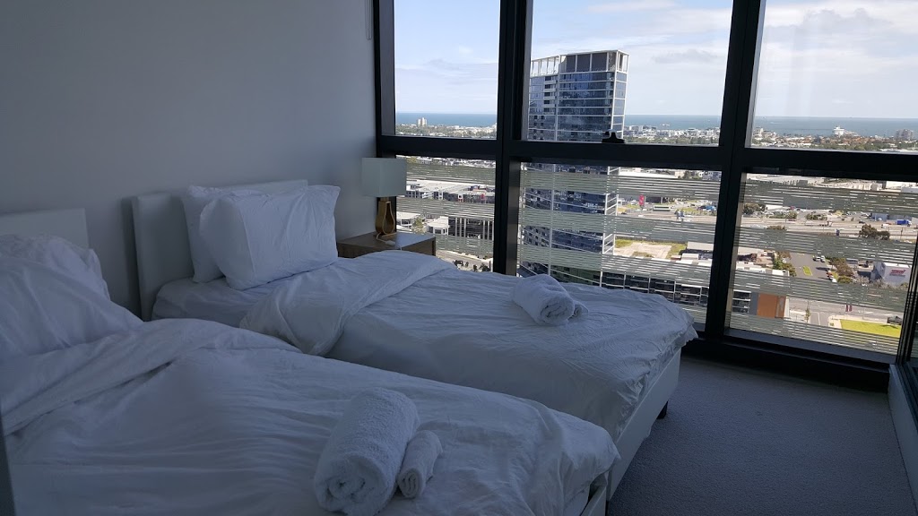 CBD Harbour View Luxury Apartment | 889 Collins St, Docklands VIC 3008, Australia | Phone: 0918 018 785