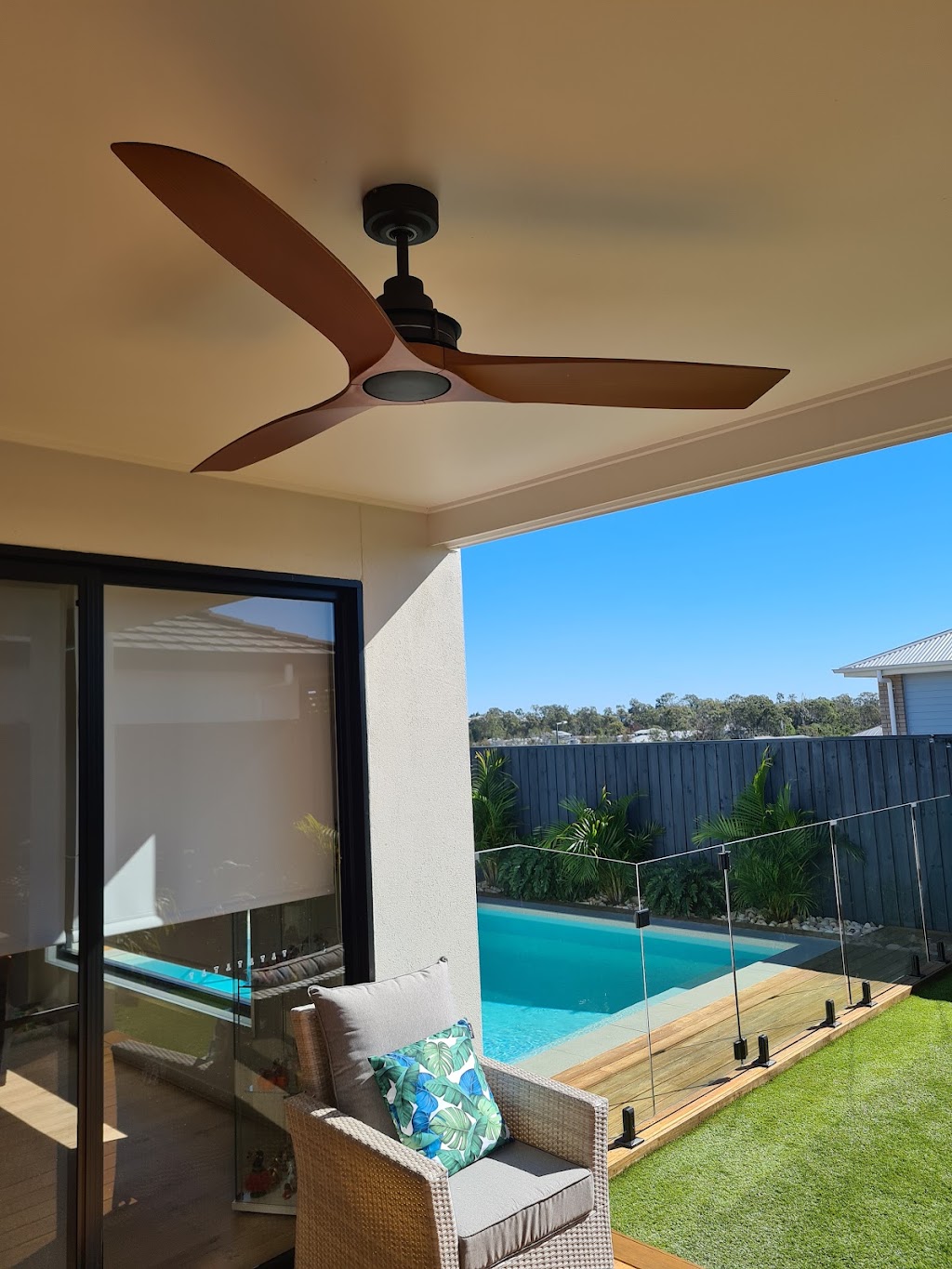 LSB Electrical Solutions | 51 Mildura Dr, Helensvale QLD 4212, Australia | Phone: 1800 849 839