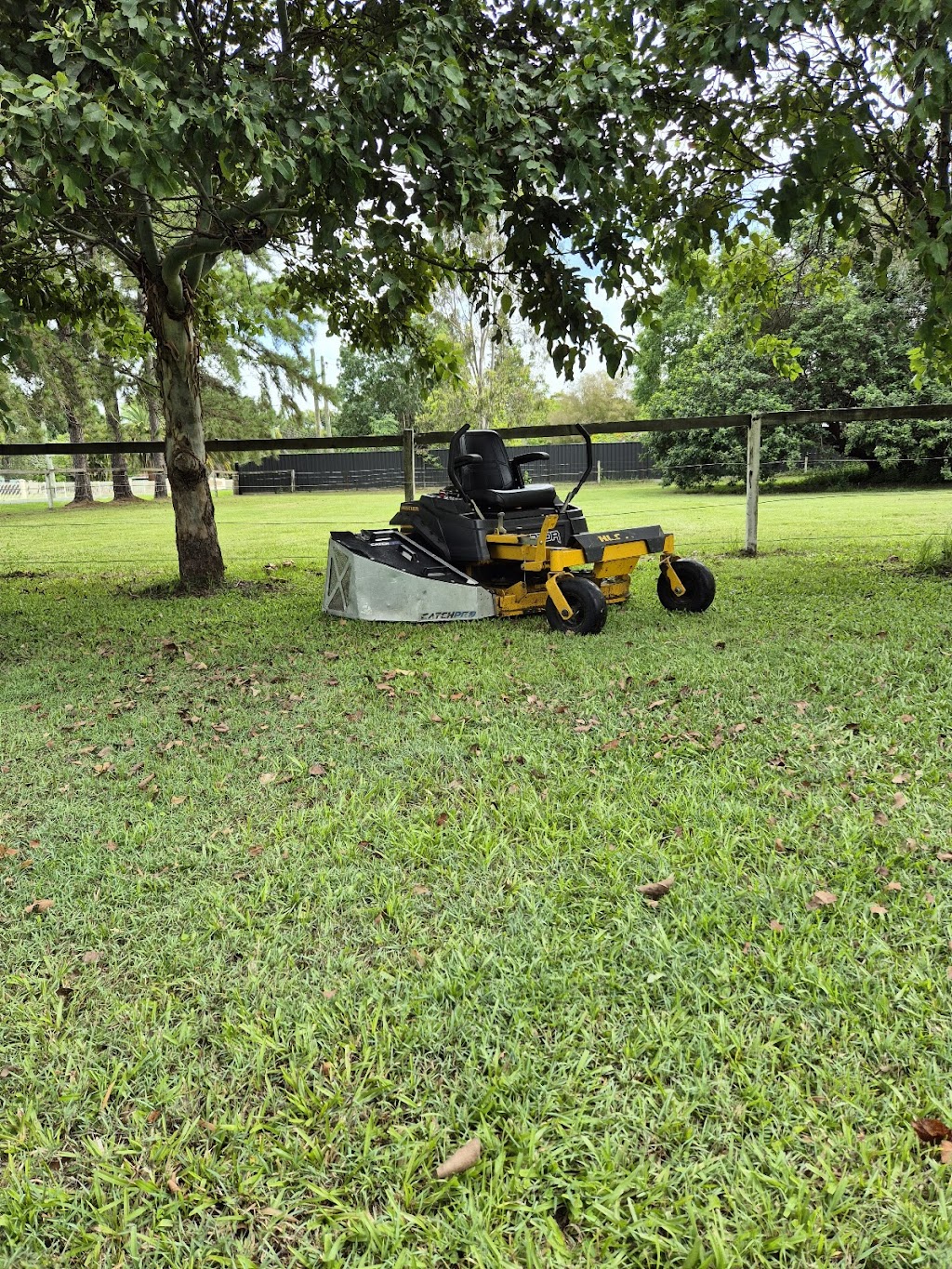 Lawrance Mowing and Maintenance | 11A Holmes St, North Ipswich QLD 4305, Australia | Phone: 0450 746 308