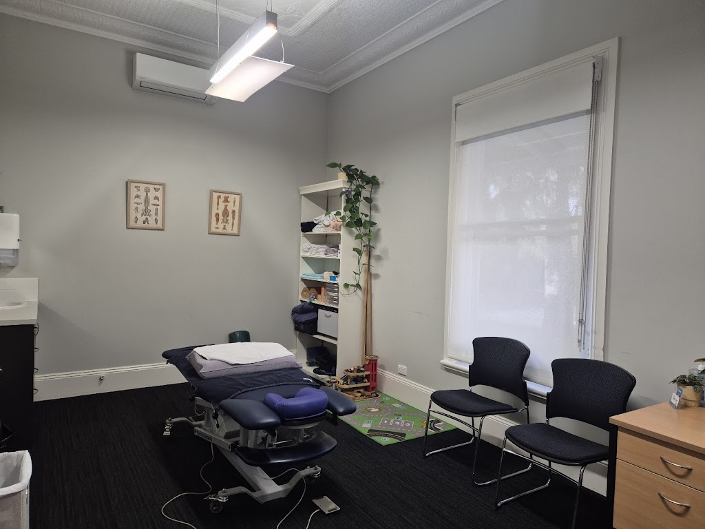 Woodend & Kyneton Osteopathy | 11 Market St, Kyneton VIC 3444, Australia | Phone: (03) 5427 3293