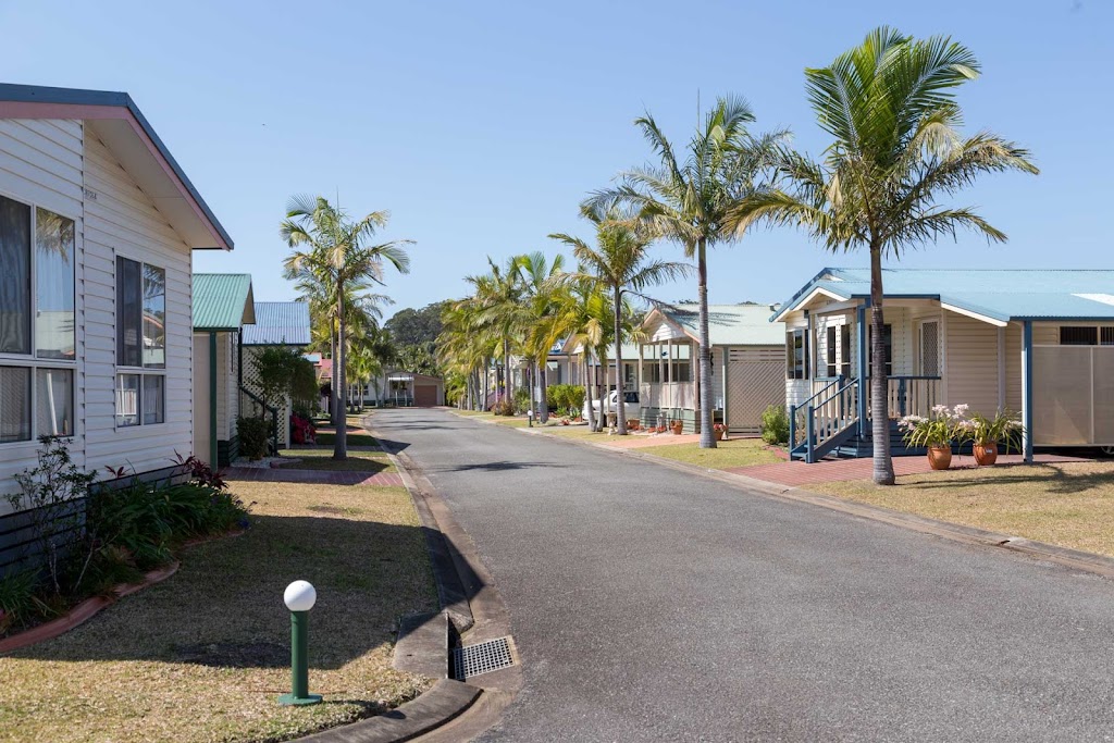 The Retreat - Over 50s Lifestyle Community | 3 Lincoln Rd, Port Macquarie NSW 2444, Australia | Phone: (02) 9157 2762