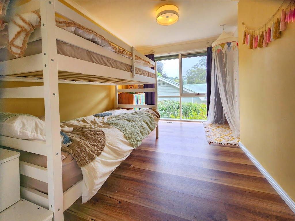 Red Gum and Stone Holiday Home | 6 Giffords Rd, Warburton VIC 3799, Australia | Phone: 0499 933 444