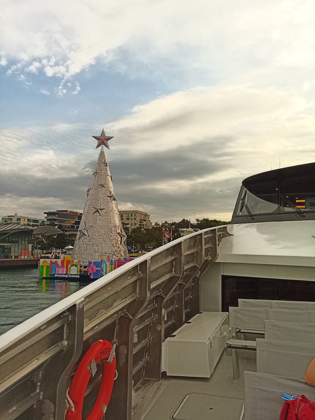 Floating Christmas Tree & Light Show | Steampacket Gardens, Eastern Beach, Geelong VIC 3220, Australia | Phone: (03) 5272 5272