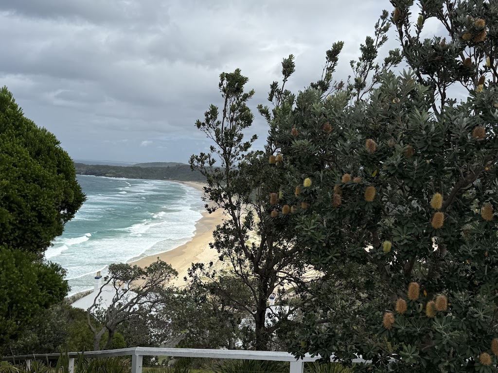 Tropical Hideaway Cottage | 27A Tropic Gardens Dr, Smiths Lake NSW 2428, Australia | Phone: 0422 428 615