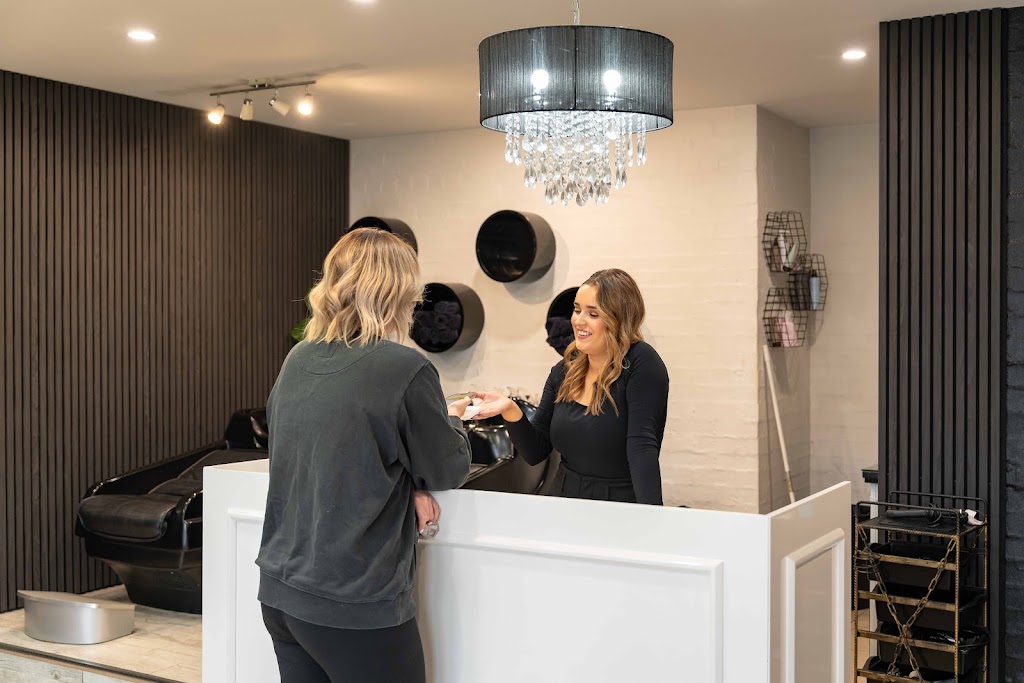 Status Hair Co | Unit 5/35 Owen St, Huskisson NSW 2540, Australia | Phone: 0401 791 668