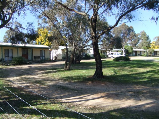 Stawell Holiday Cottages | lodging | 10 Errington Rd, Stawell VIC 3380, Australia | 0353582868 OR +61 3 5358 2868