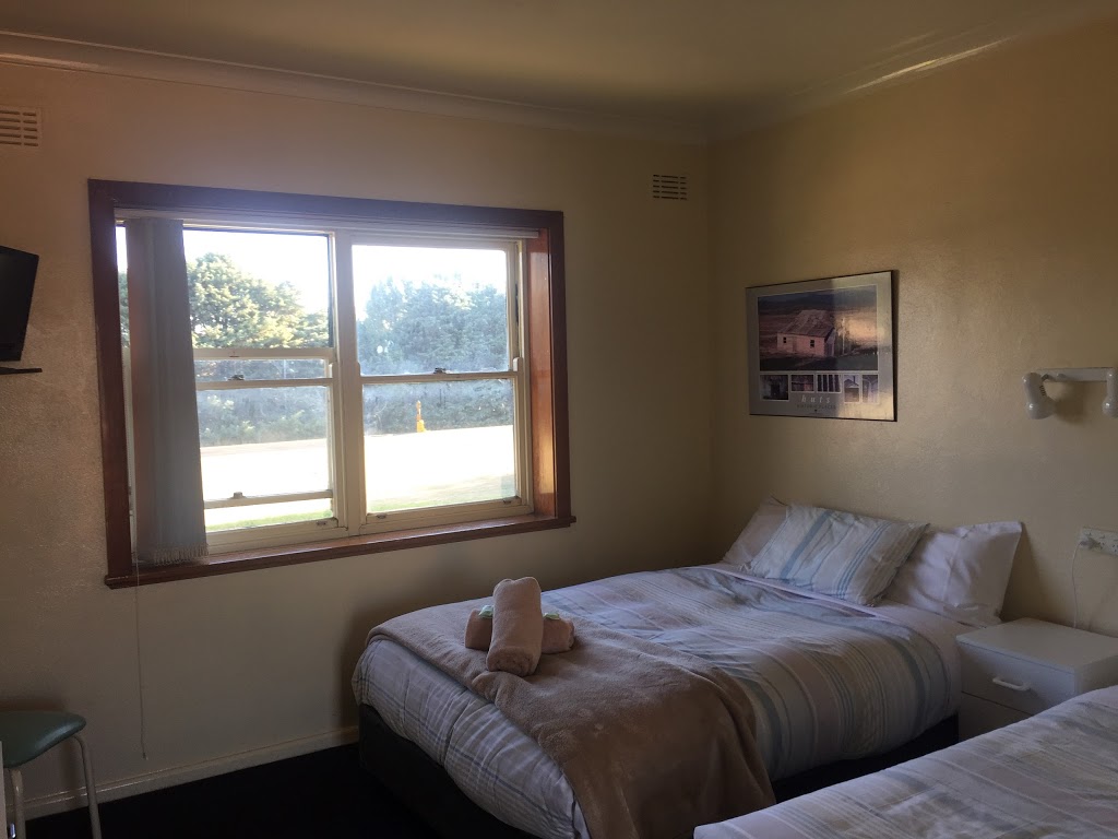 The Snow Goose Hotel | 2 Denison St, Adaminaby NSW 2629, Australia | Phone: (02) 6454 2202