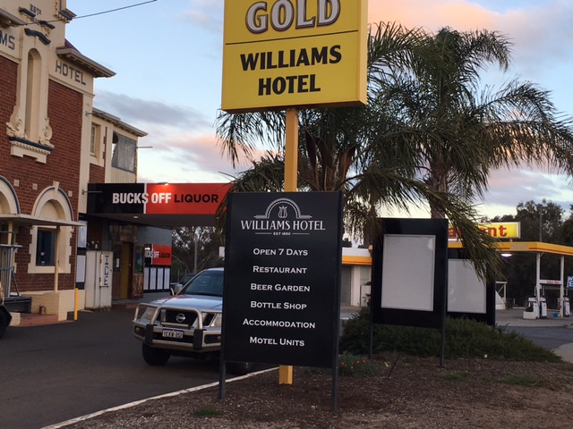 Williams Hotel | store | 26 Albany Hwy, Williams WA 6391, Australia | 0898851016 OR +61 8 9885 1016