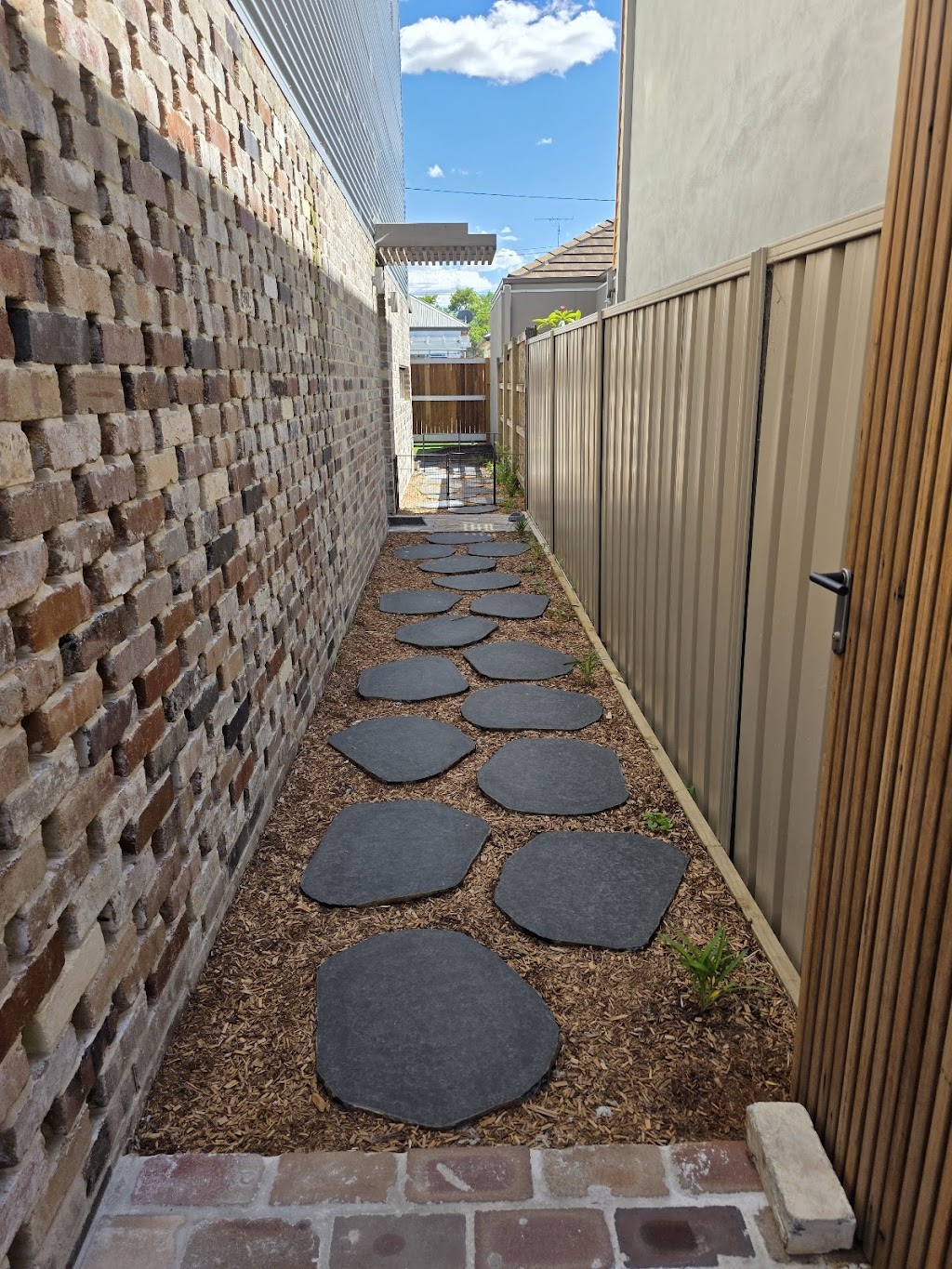 SM Landscape Solutions | 5 Emerald St, Hamilton North NSW 2292, Australia | Phone: 0402 661 612