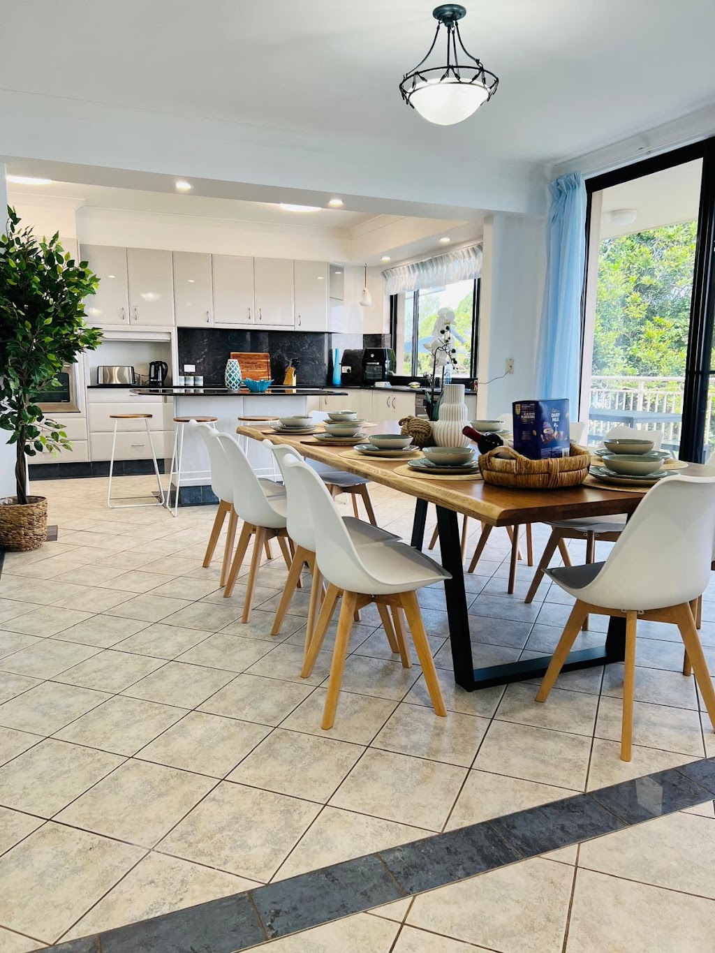 Bennetts Bliss - Oceanfront House | 44 Bennetts Head Rd, Forster NSW 2428, Australia | Phone: 0469 905 214