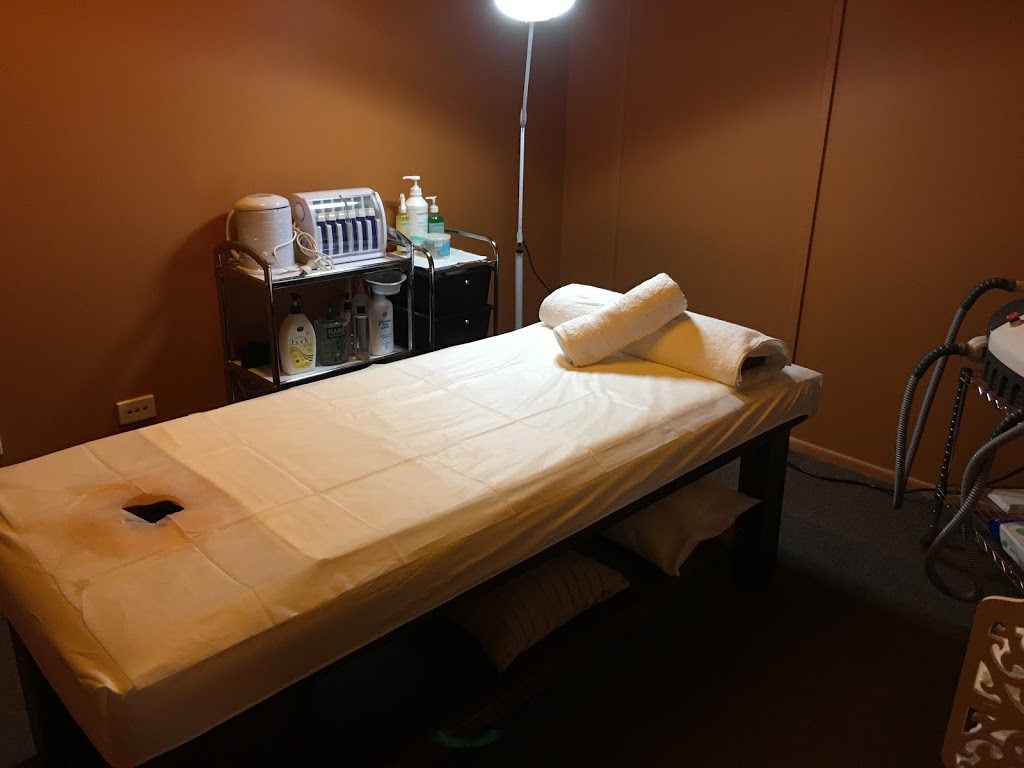 Daisy Smiles-Laser Clinic / Waxing Hair Removal / Massage | 7 Allamanda Dr, Daisy Hill QLD 4127, Australia | Phone: 0402 220 222