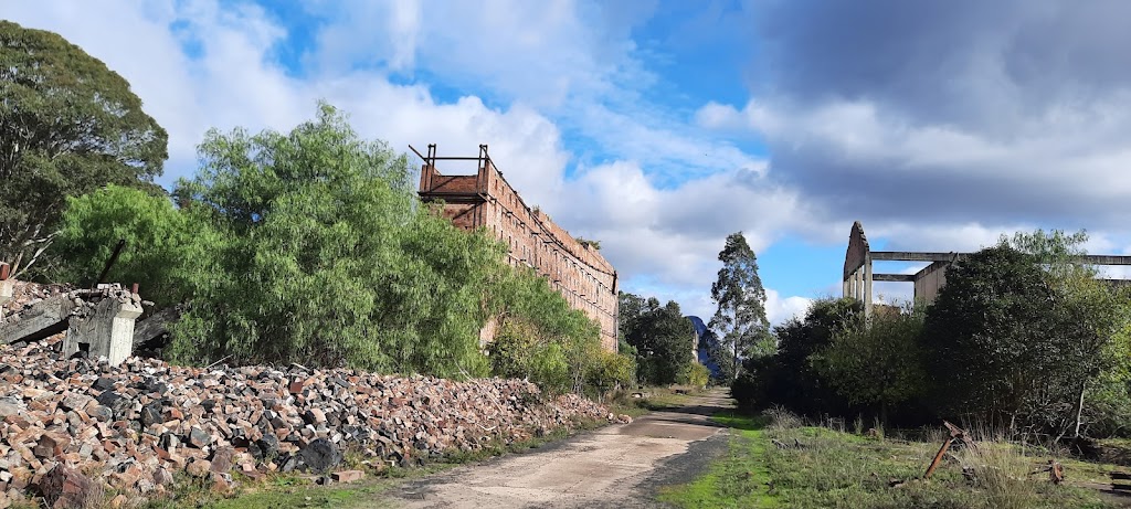 P & D Shale Works Ruins Tour | Canobla Ave, Glen Davis NSW 2846, Australia | Phone: 0416 115 295