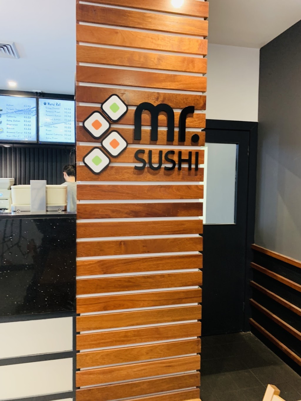 Mr Sushi | restaurant | 26-32 Bowman St, Macquarie ACT 2614, Australia