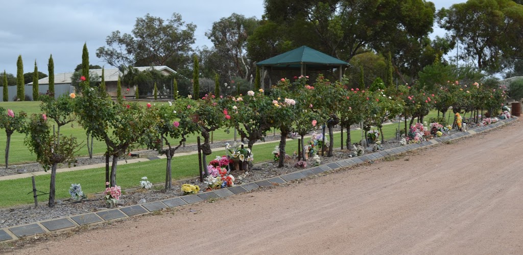 Waikerie and Districts General Cemetery | cemetery | 46 Strangman Rd, Waikerie SA 5330, Australia