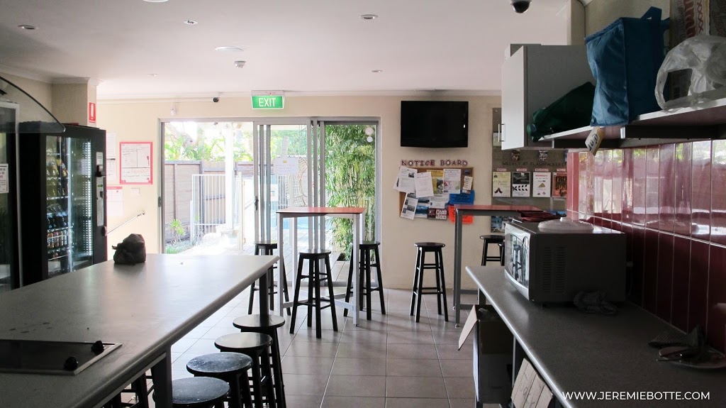 Flashpackers Noosa | 102 Pacific Ave, Sunshine Beach QLD 4567, Australia | Phone: (07) 5455 4088