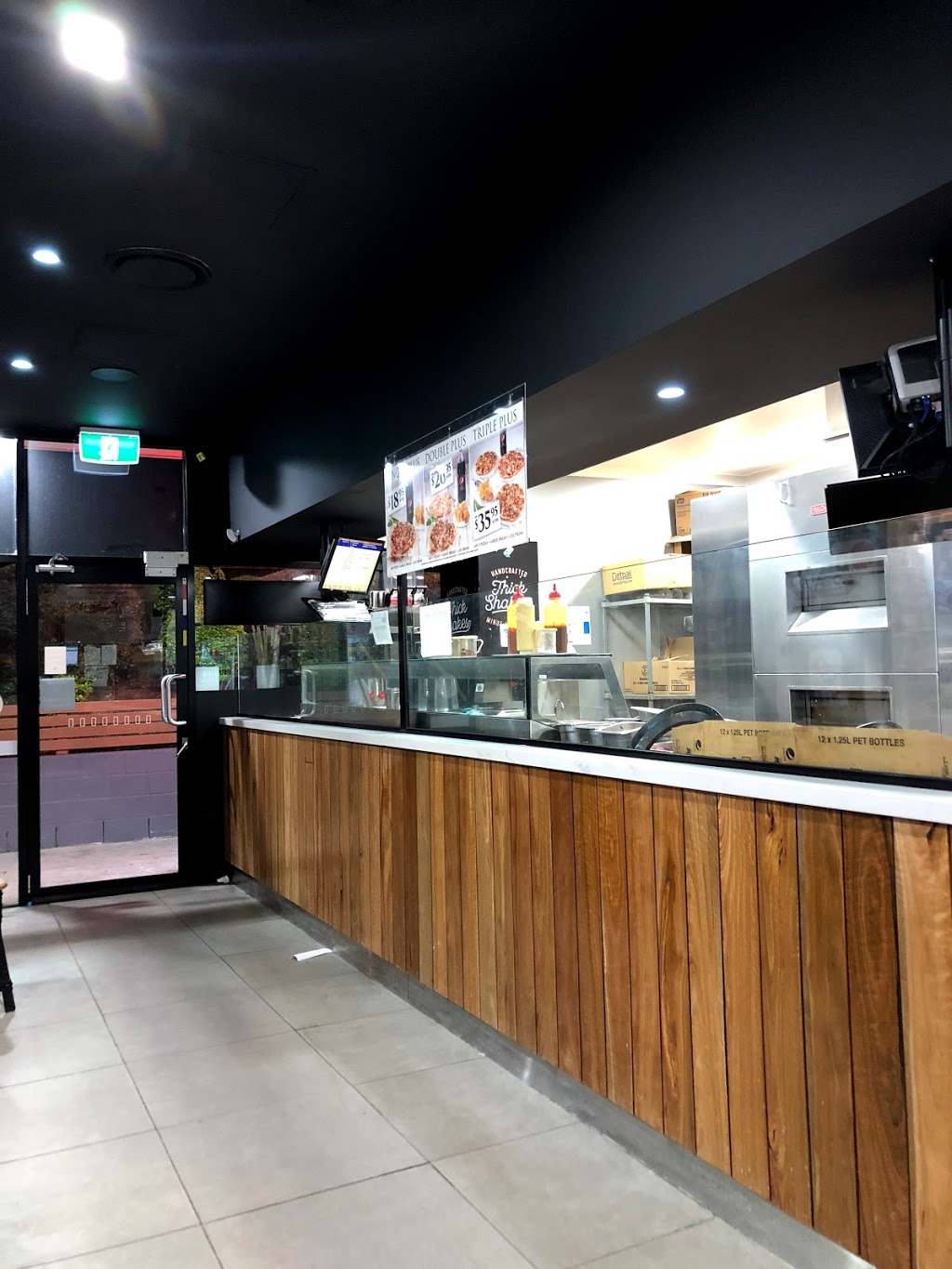 Dominos Pizza Kedron | 439 Gympie Rd, Kedron QLD 4031, Australia | Phone: (07) 3634 3620