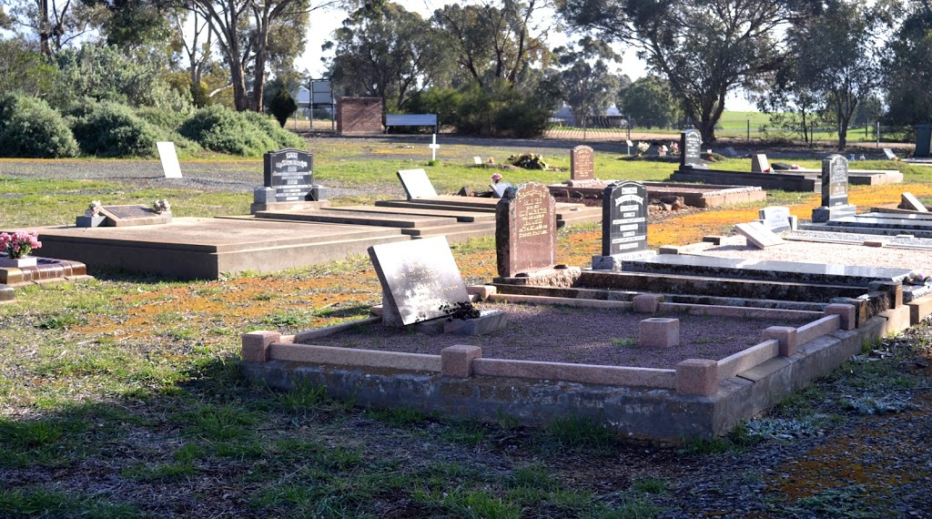 Manoora General Cemetery | cemetery | 290 Old Manoora Rd, Manoora SA 5414, Australia