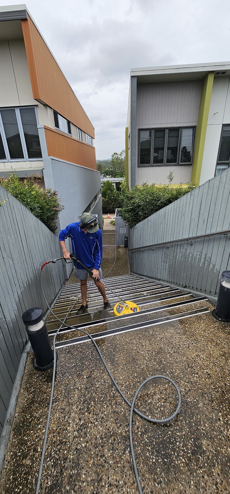 Breeze Exterior Cleaning | Albany Forest Dr, Albany Creek QLD 4035, Australia | Phone: 0435 992 735