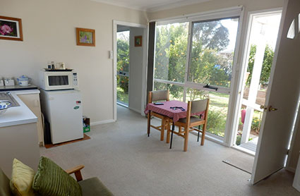 Bloomingdales Bed & Breakfast | 40A Greaves St S, Werribee VIC 3030, Australia | Phone: 0405 527 303