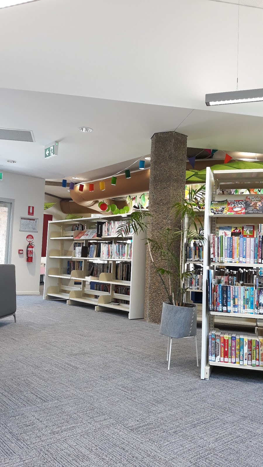 Tweed Heads Library | library | Wharf St, Tweed Heads NSW 2485, Australia | 0755693150 OR +61 7 5569 3150