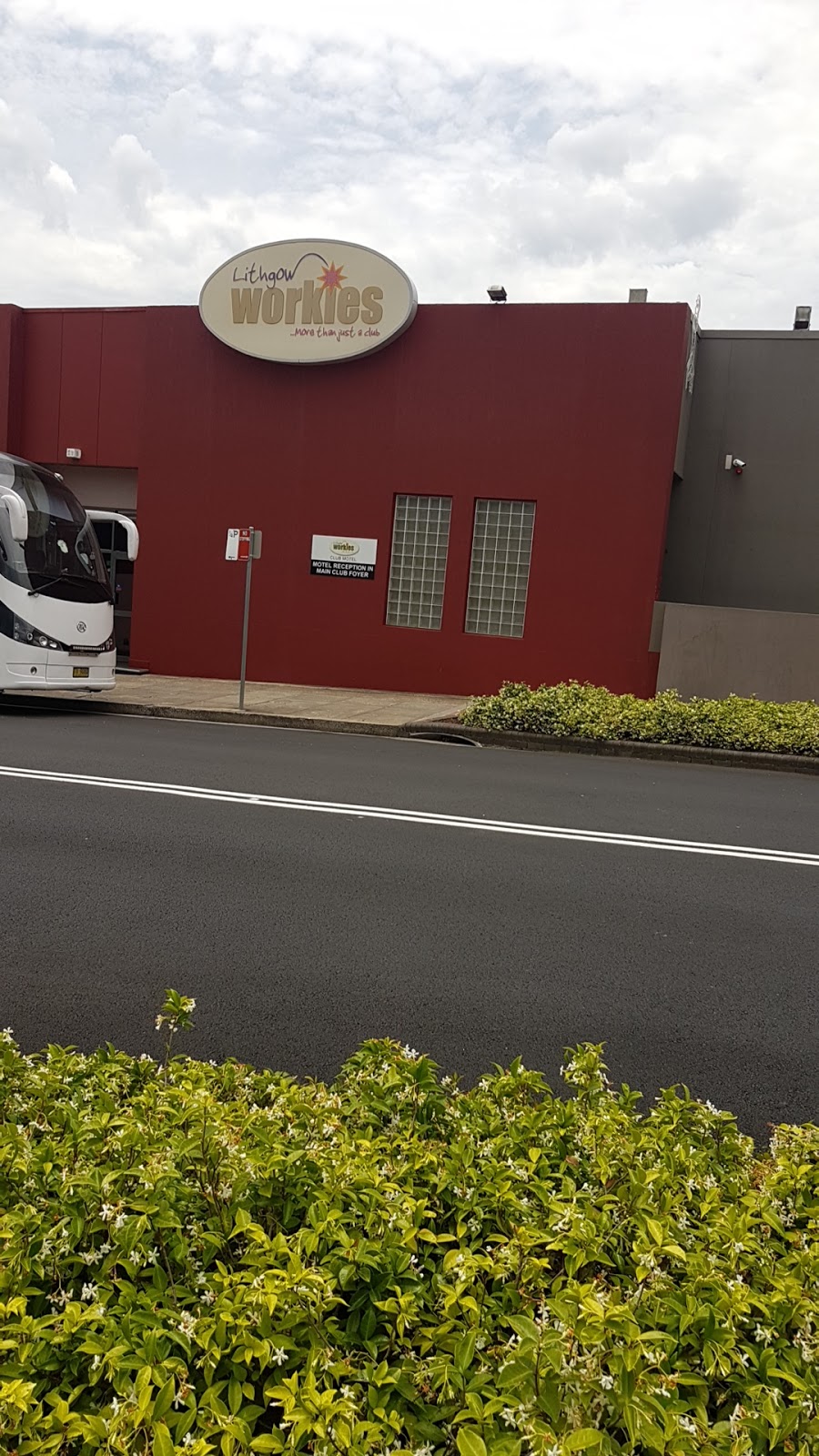 Lithgow Workies Club Motel | lodging | 3-7 Tank St, Lithgow NSW 2790, Australia | 0263507777 OR +61 2 6350 7777