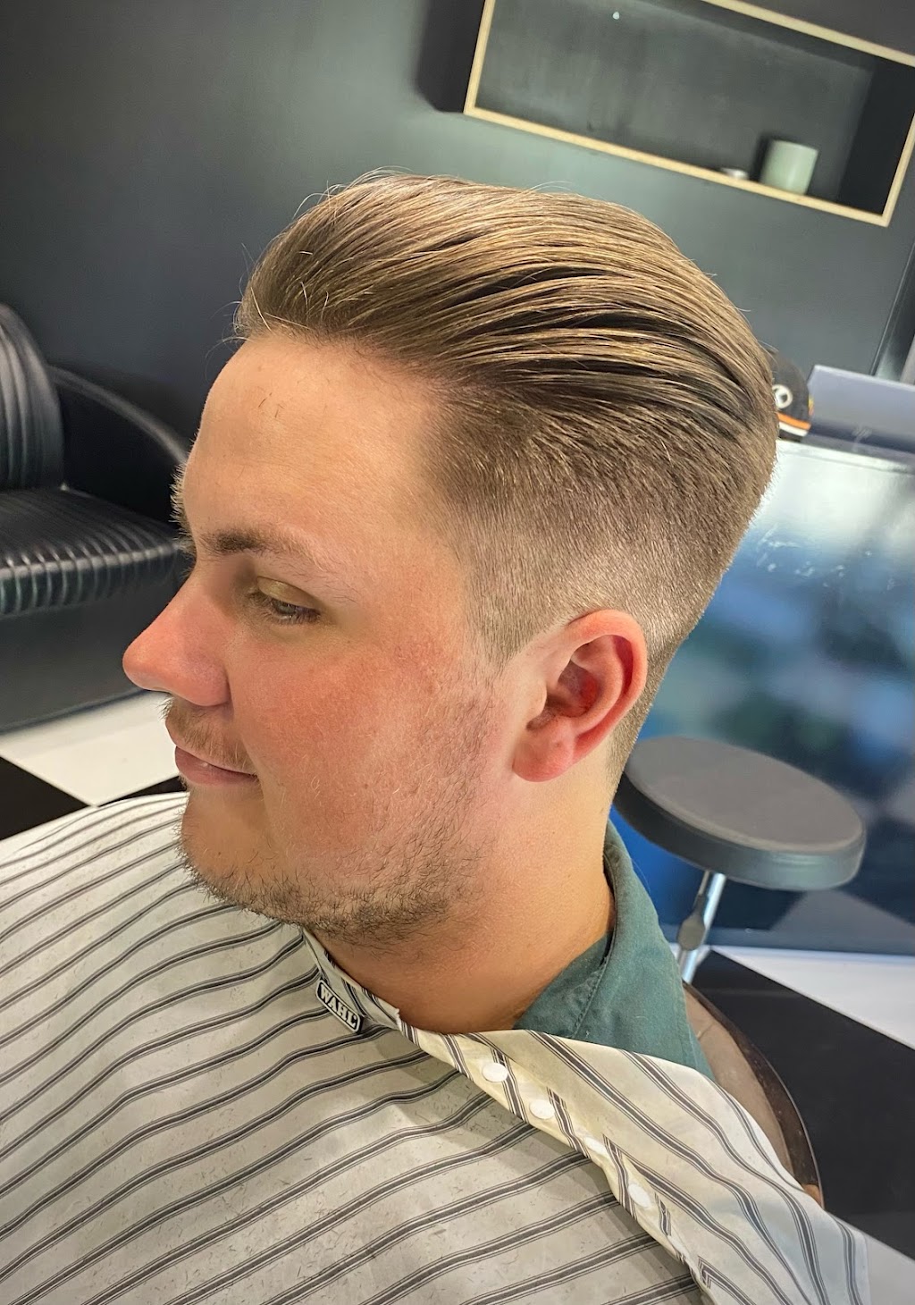 The Hair Bunker | 14 Carinya Dr, Gisborne VIC 3437, Australia | Phone: 0400 790 501