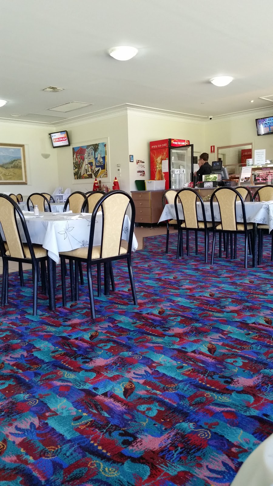 Cowra Bowling & Recreation Club | restaurant | 22/16 Brougham St, Cowra NSW 2794, Australia | 0263421836 OR +61 2 6342 1836