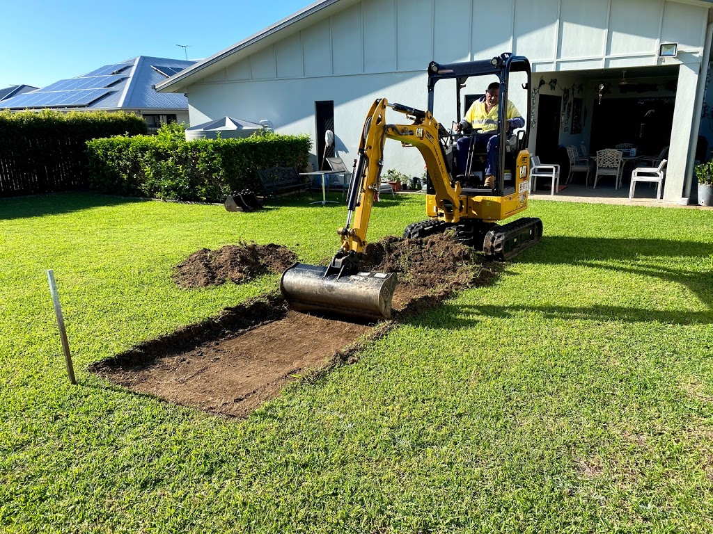 Sugar City Mini Digger Hire | general contractor | 25974 Peak Downs Hwy, Alexandra QLD 4740, Australia | 0408079444 OR +61 408 079 444