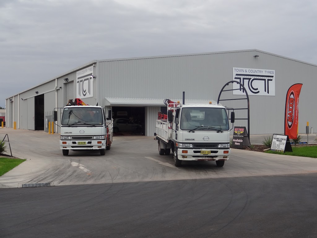 Town & Country Tyres | 7/9 Battista St, Griffith NSW 2680, Australia | Phone: (02) 6964 9999