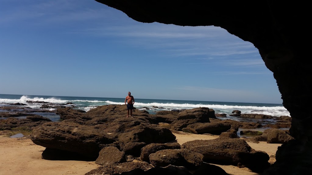 Two Pines Caves Beach | Unnamed Road, Caves Beach NSW 2281, Australia