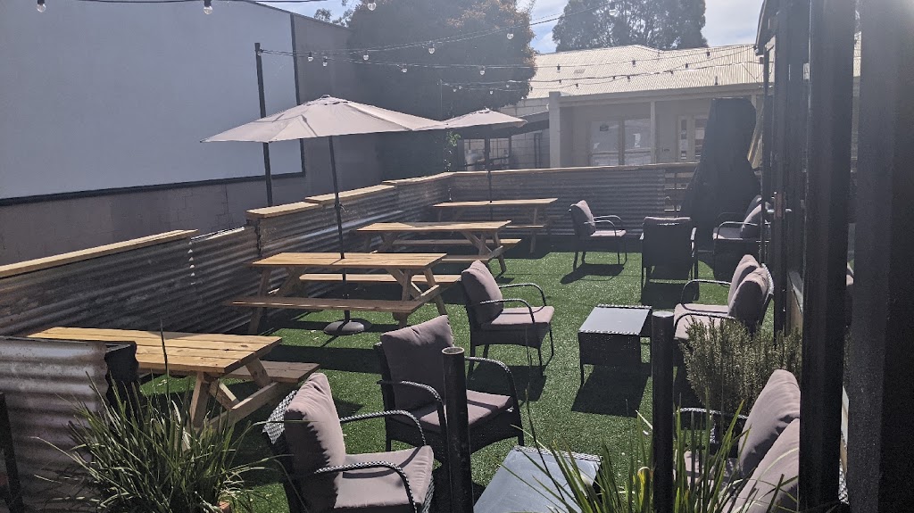 Luna Bar | 1 Chenery St, Mansfield VIC 3722, Australia | Phone: (03) 5775 2049
