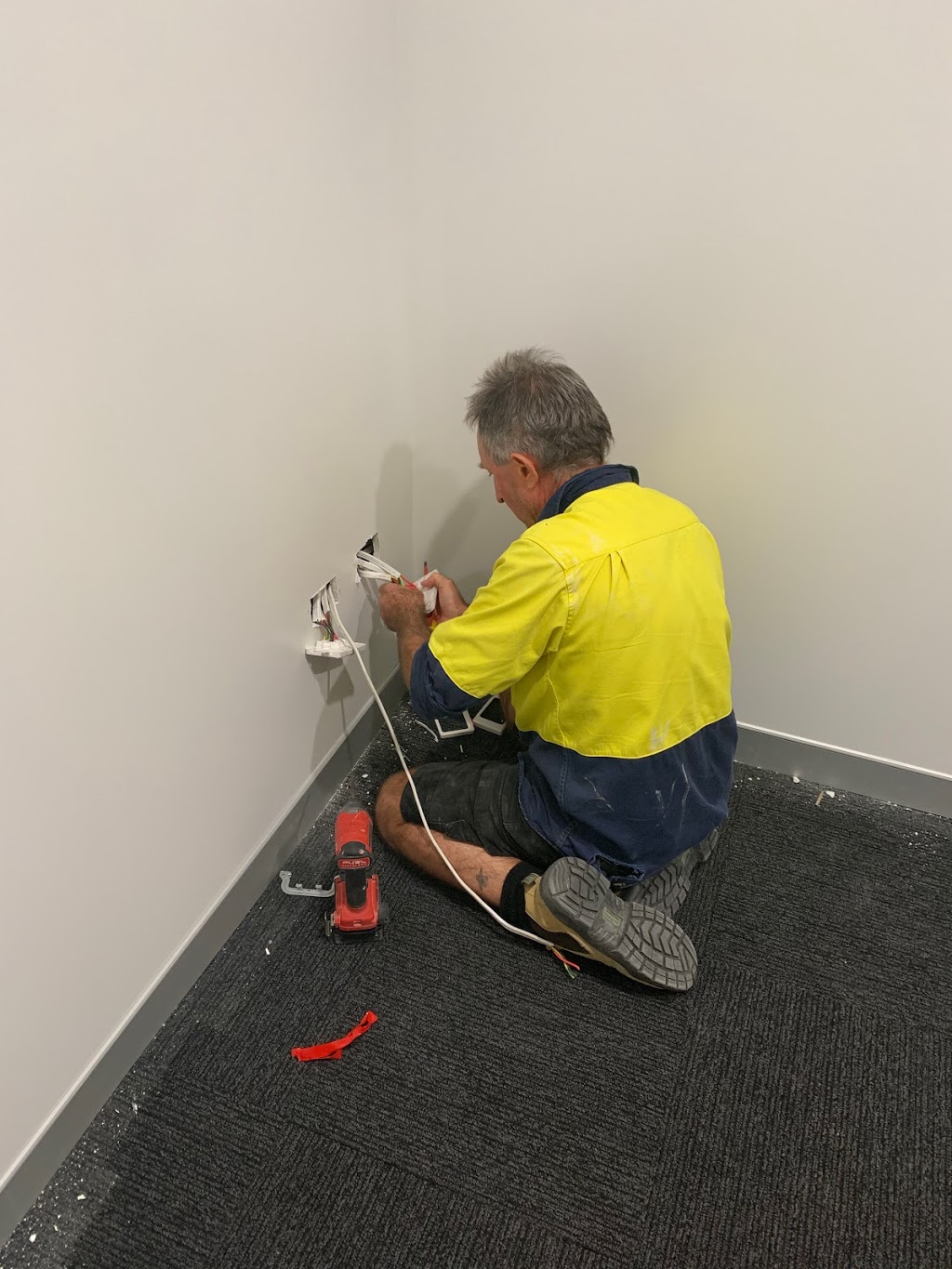 Connect Cabling Cairns | electrician | 10/1766 Captain Cook Hwy, Clifton Beach QLD 4879, Australia | 0448451726 OR +61 448 451 726